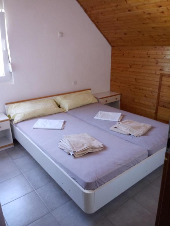 Apartamento .....Und Der Hund Darf Mit Privlaka  Exterior foto