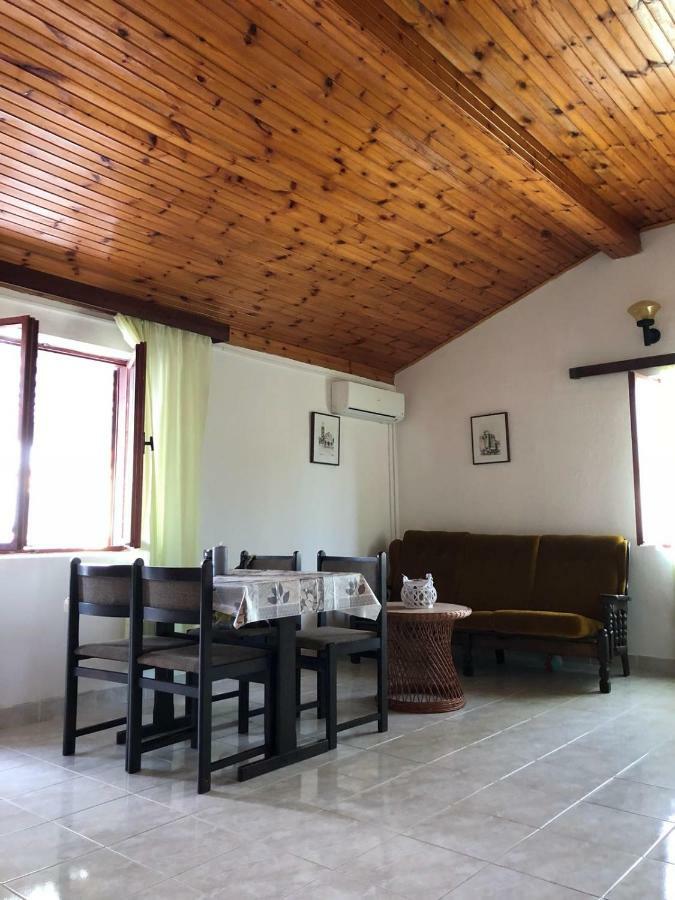 Apartamento .....Und Der Hund Darf Mit Privlaka  Exterior foto